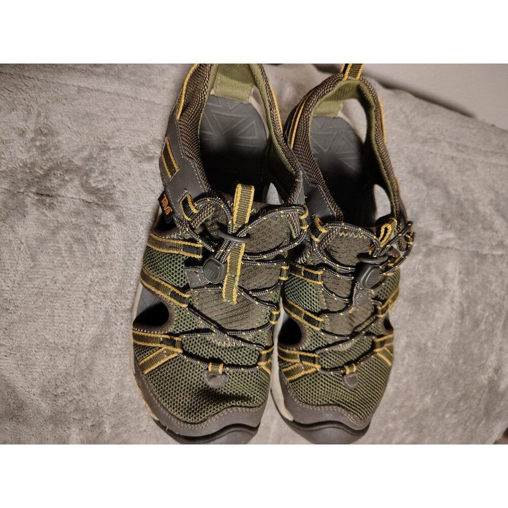 Teva Manatee Hiking water outdoor-Kids size 4
